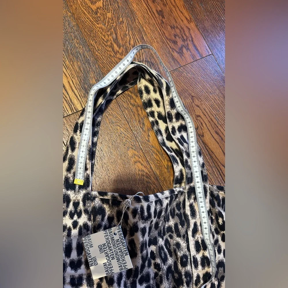 Leopard Print large Canvas Tote Bag - Beige/Black Baum und pferdgarten